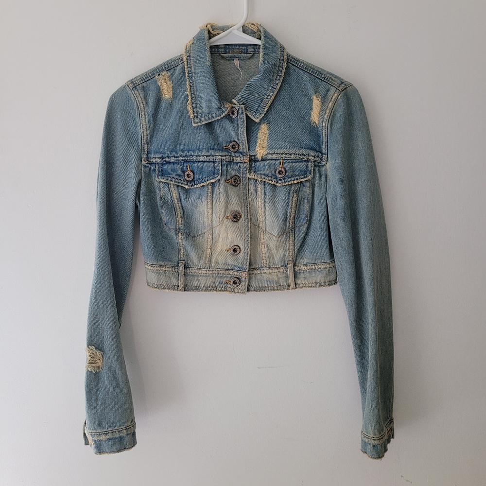 Free People Cropped Denim Jacket runs smaller than a 4